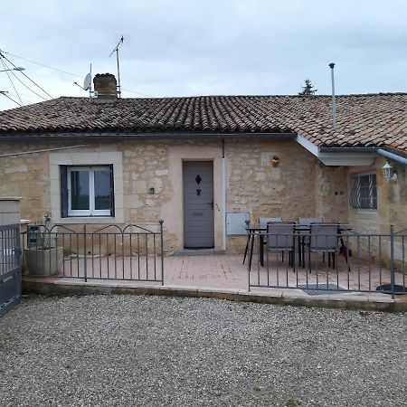 Gite Les Deux Meules Sainte-Colombe  Экстерьер фото